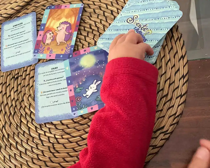 Testimonio de clienta que compró juego Siente y Adivina
